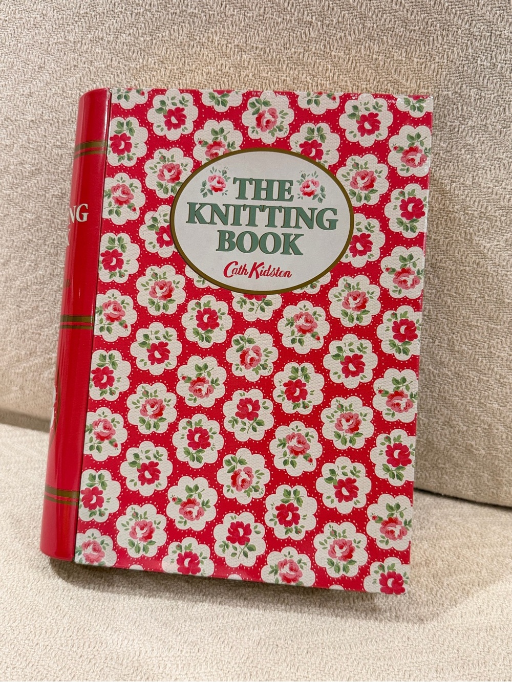 Cath Kidston The Knitting Book Gift Tin]